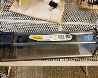 Nattco 13 inch tile cutter.