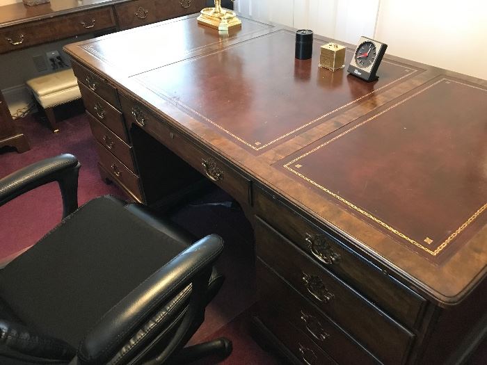 Beautiful vintage  Baker executive desk