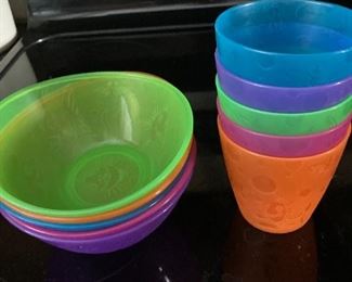 Plastic dishes for kids