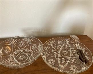 Glass dish ware