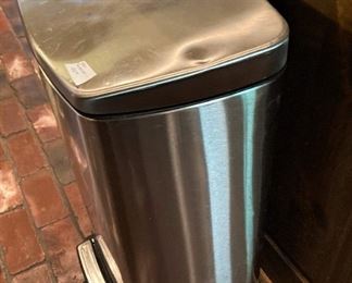 Stainless trash can