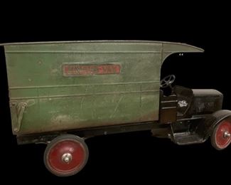 1925 Steelcraft Moving Van GMC low cab and green box body