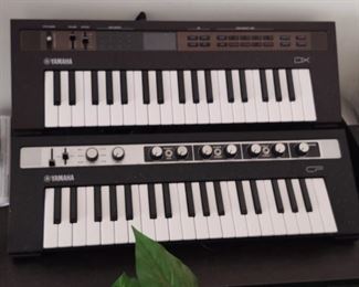 Yamaha Electric Key Boards With Boxes