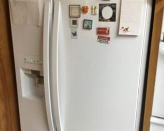 Nice clean refrigerator freezer