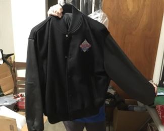 Size L Baseball jacket with leather sleeves - excellent condition 