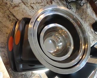Rachel Ray Baking Pans/Wolfgang Puck Bowls