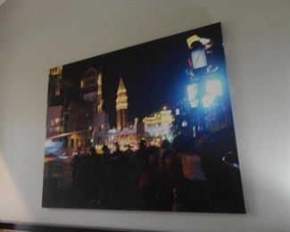 Large Canvas/ Looks blurry but an action style