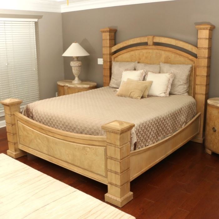 Drexel Heritage Insignia Queen Bed, &
Like New Sealy Mattress & Box
Bedding is not included
This Bed In Great Condition!
