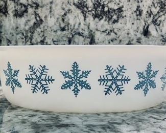 Mid Century Vintage Pyrex Snowflake Oval Dish