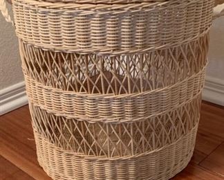 Hand Woven Lidded Basket/Hamper from Indonesia