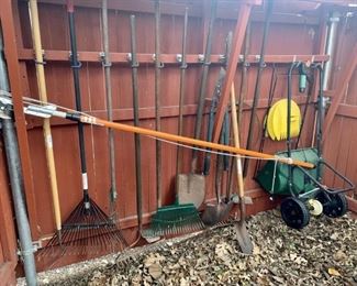 Outdoor Lawn and Garden Tools
Complete Wall