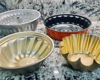 Bundt Pans, Fluted Molds, & Cake Pan