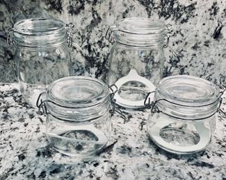 (4) Locking Lidded Jars in 2 Sizes
