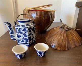 Blue & White Teapot & 2 Cups in a Coconut Case