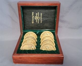 Hertz Bay Hill Classic Gift Set-THE TURNING POINT:
The 54th Amateur Championship of the United States Golf Association, 1954, Winner: Arnold D. Palmer
Is a RARE, Leather Bound Book
PLUS
8 Commemorative 1954-1964 Golf Tournament 3.25in Coins 
Presented in Wooden Case at the Hertz Bay Hill Classic in 1987