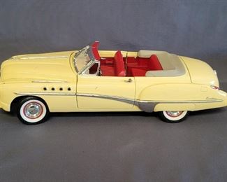 1949 Buick Roadmaster Convertible Beige 1/8 Scale
Diecast Model Car by Motormax Timeless Classics
11.5in L x 4in W x 2.75in H