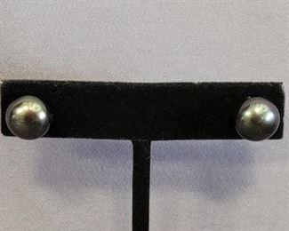 14K Black Pearl Earrings 3.15g