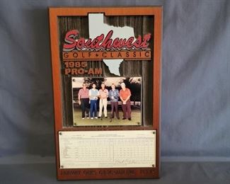 BJ Golf Team Photo 1985 Southwest Golf Classic
Pro-Am in Abilene, Texas
Also comes with Score Card - Professional Mark Brooks and the entire team