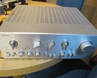 Vintage Technics Amplifier Su-v8