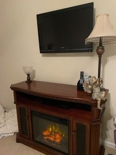 TV and Fireplace 