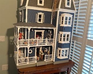 Large Victorian doll house