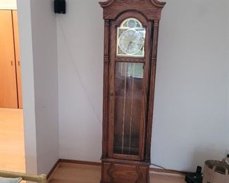 #285025 Howard Miller Grandmothers Clock