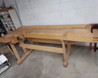 Woodmaker's Work Bench with two built in clamps