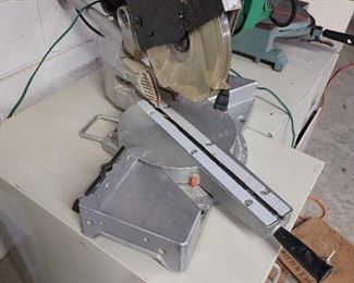 Hatachi Compound Mitre Saw