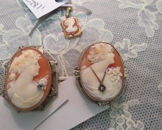 14k gold antique cameo brooch or pendant.