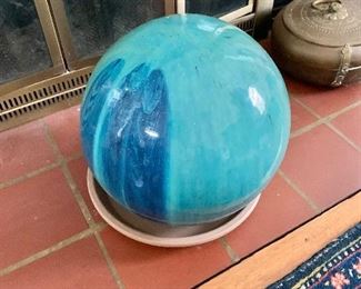 Porcelain globe 