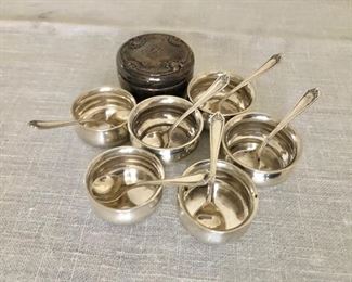 Sterling open salt cellers and spoons 