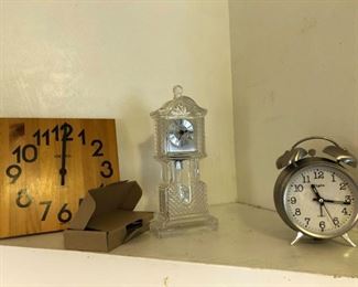 Assortment of Anniversary, alarm and wall clocks (Seth Thomas)