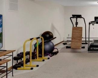 WORK OUT EQUIPMENT