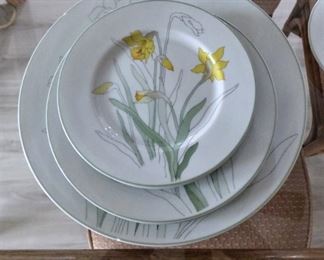 Watercolor Portugal Block Spal "Daffodil" china set