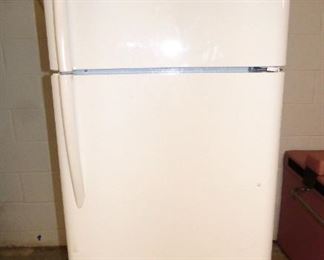 Frigidaire Gallery Refrigerator  ( See Next 2 Pictures)