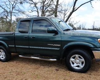 2000 Toyota Tundra Pickup, 218,597 miles.  Accepting Bids starting @ $4500.  See next 6 pictures