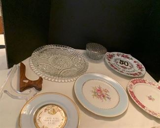 Assorted plates including 2 Homer and Laughlin