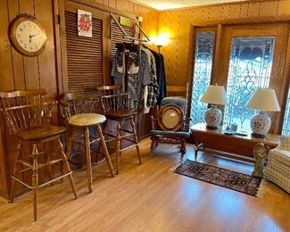 Front Room: Vintage Furniture, Vintage Collectibles/Decor, Rugs, Barstools, Vintage Lamps, Vanity Bench, Wall Decor, Clothing, Etc. 