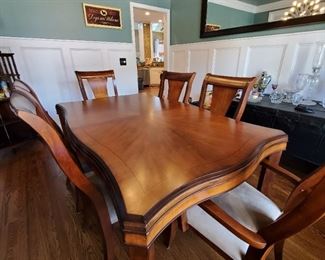 Dining Table and Chairs (2 additional leaves included)