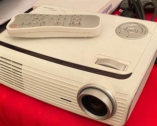 OPTOMA HOME THEATER PROJECTOR