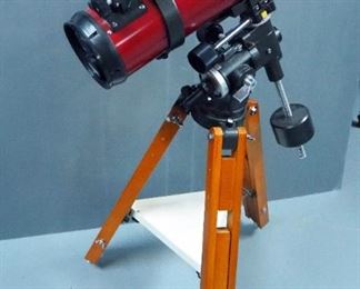 Tasco 8V Telescope, Model 70321282, 56X 112X 200X 400X