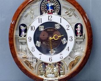 Saco Melody In Motion 2006 Collectors Edition Battery Operated Clock, 17" x 15"