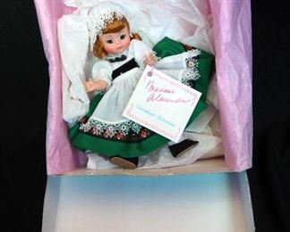 Madame Alexander Miniature Ireland Showcase Doll In Original Box