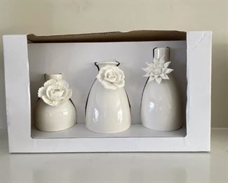 Set of vases.