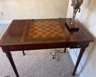 Ladlows game table