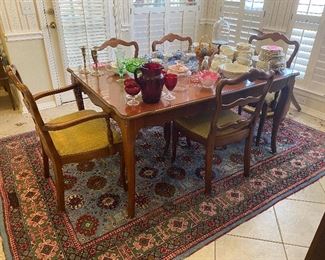French Provincial Dining table with 6 chairs and 2 leaves