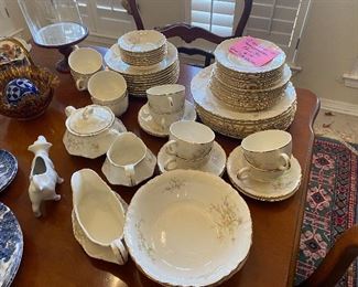 Set of antique Homer Laughlin china