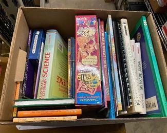 https://www.ebay.com/itm/125062331875	HS7025 Home School Book Box Lot - Local Pickup - Elementary Science Books		Offer	$19.99 
