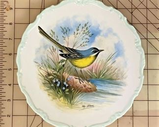 https://www.ebay.com/itm/125062005576	TU1000 ROYAL ALBERT BONE CHINA WITH GREY WAGTAIL BIRD DESIGN C.1982 		Offer	$19.99 
