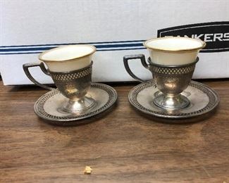 https://www.ebay.com/itm/114609949596	WRY5013G Lenox Sterling and China Espresso Cups		BIN	 $59.99 
